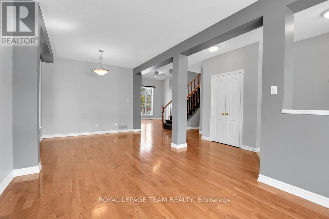 763 Long Point Circle, Ottawa, Ontario  K1T 4H5 - Photo 4 - X12930938