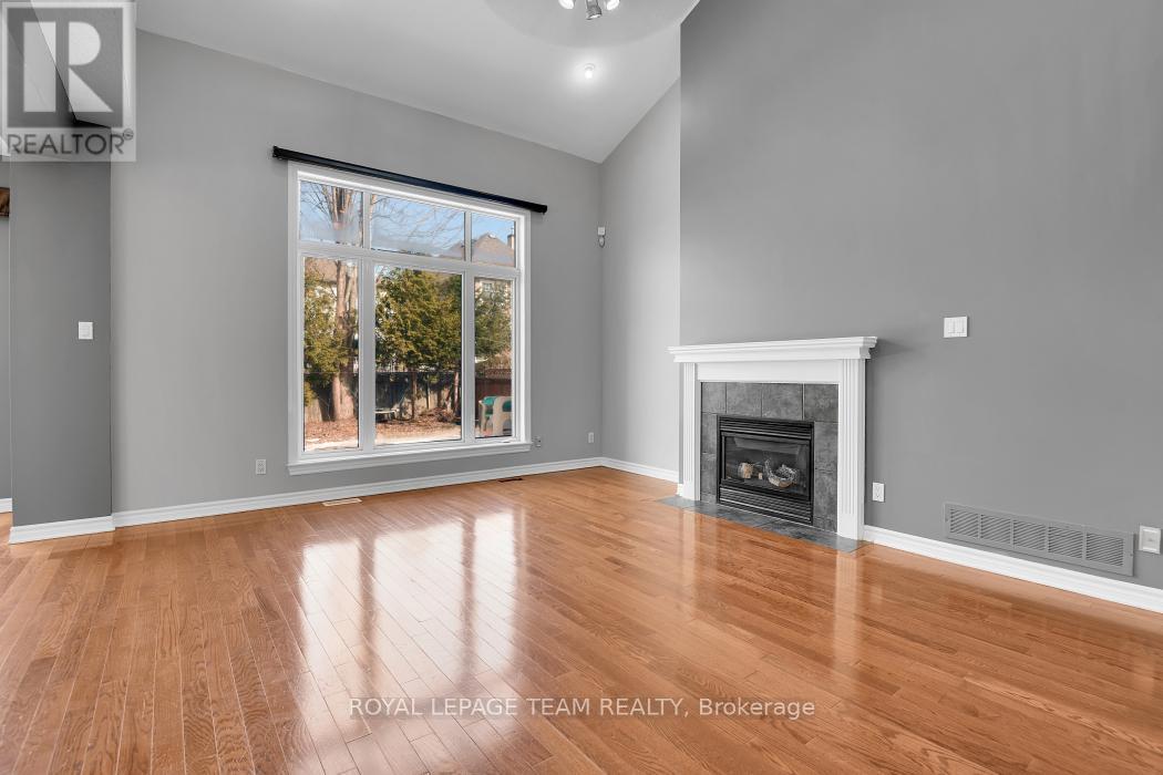 763 Long Point Circle, Ottawa, Ontario  K1T 4H5 - Photo 8 - X12930938