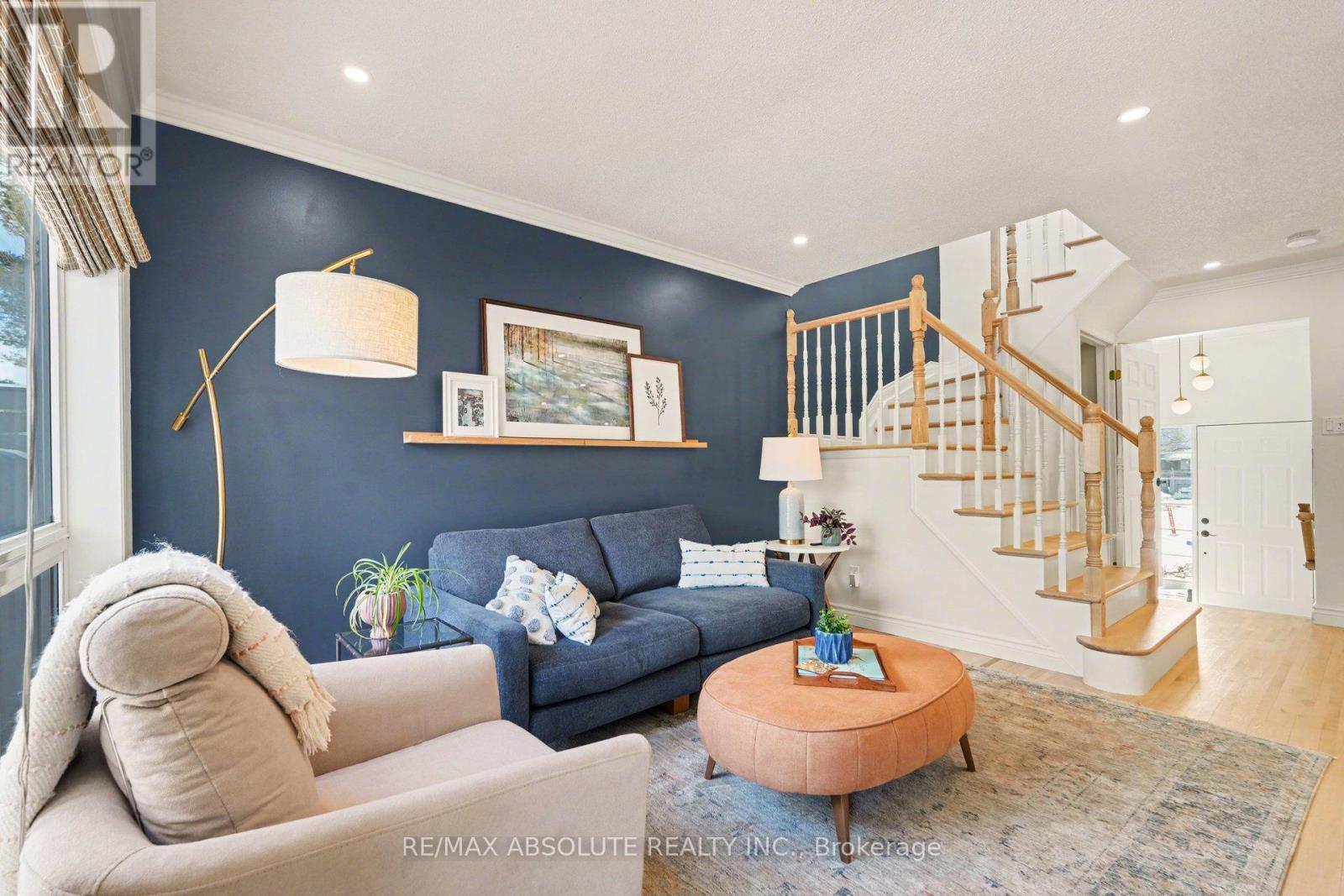 23 Riverbank Court, Ottawa, Ontario  K2S 1V7 - Photo 5 - X12930992