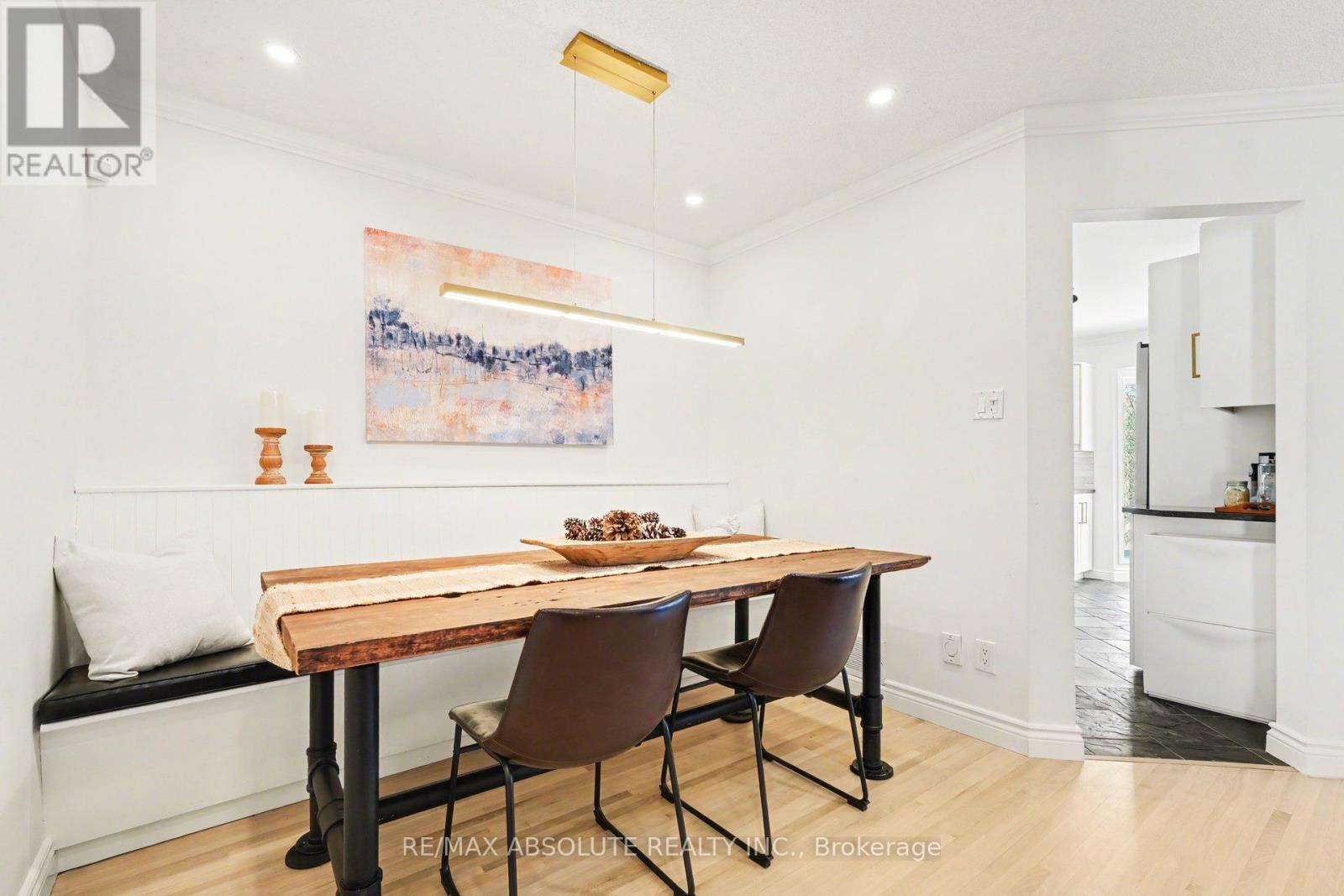 23 Riverbank Court, Ottawa, Ontario  K2S 1V7 - Photo 8 - X12930992