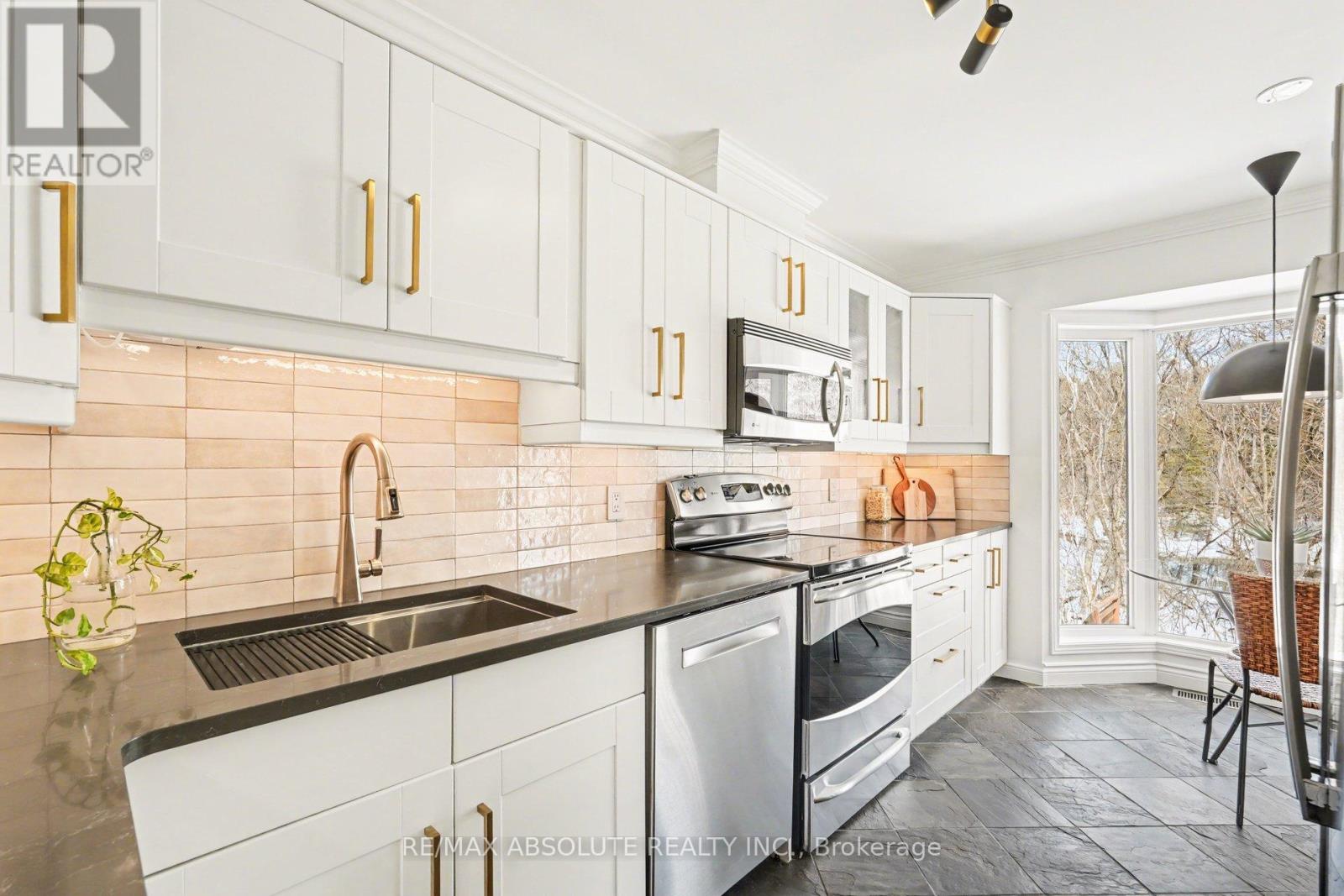 23 Riverbank Court, Ottawa, Ontario  K2S 1V7 - Photo 9 - X12930992