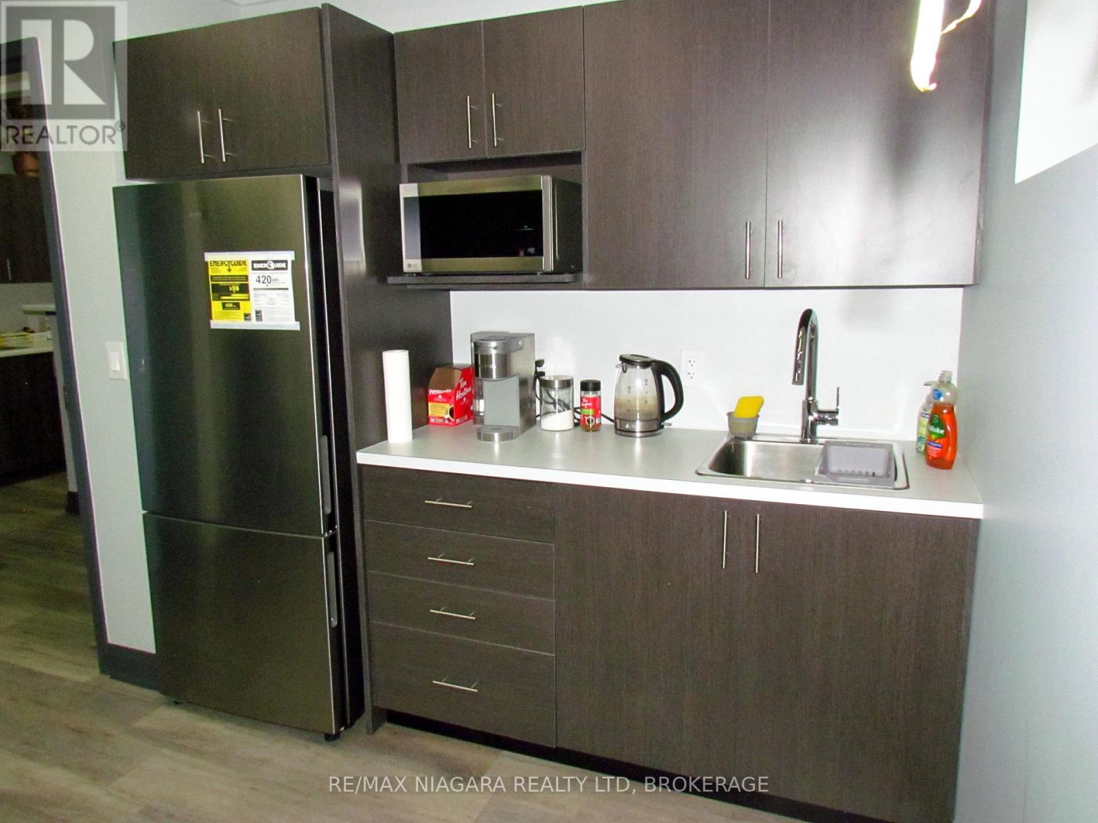 4374 Drummond Road, Niagara Falls, Ontario  L2E 6S3 - Photo 12 - X12930928