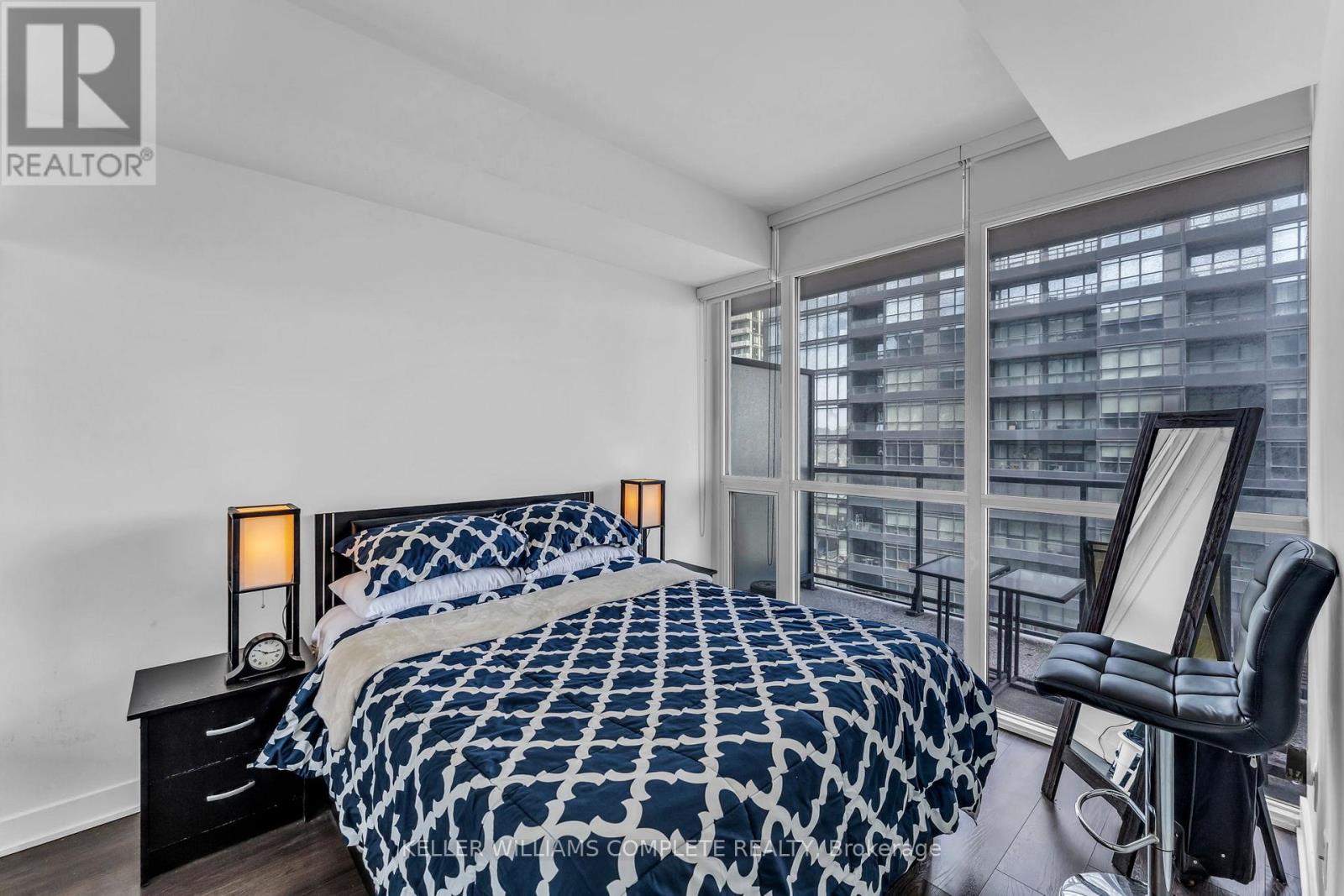 1008 - 169 Fort York Boulevard, Toronto, Ontario  M5V 0C8 - Photo 7 - C12930896