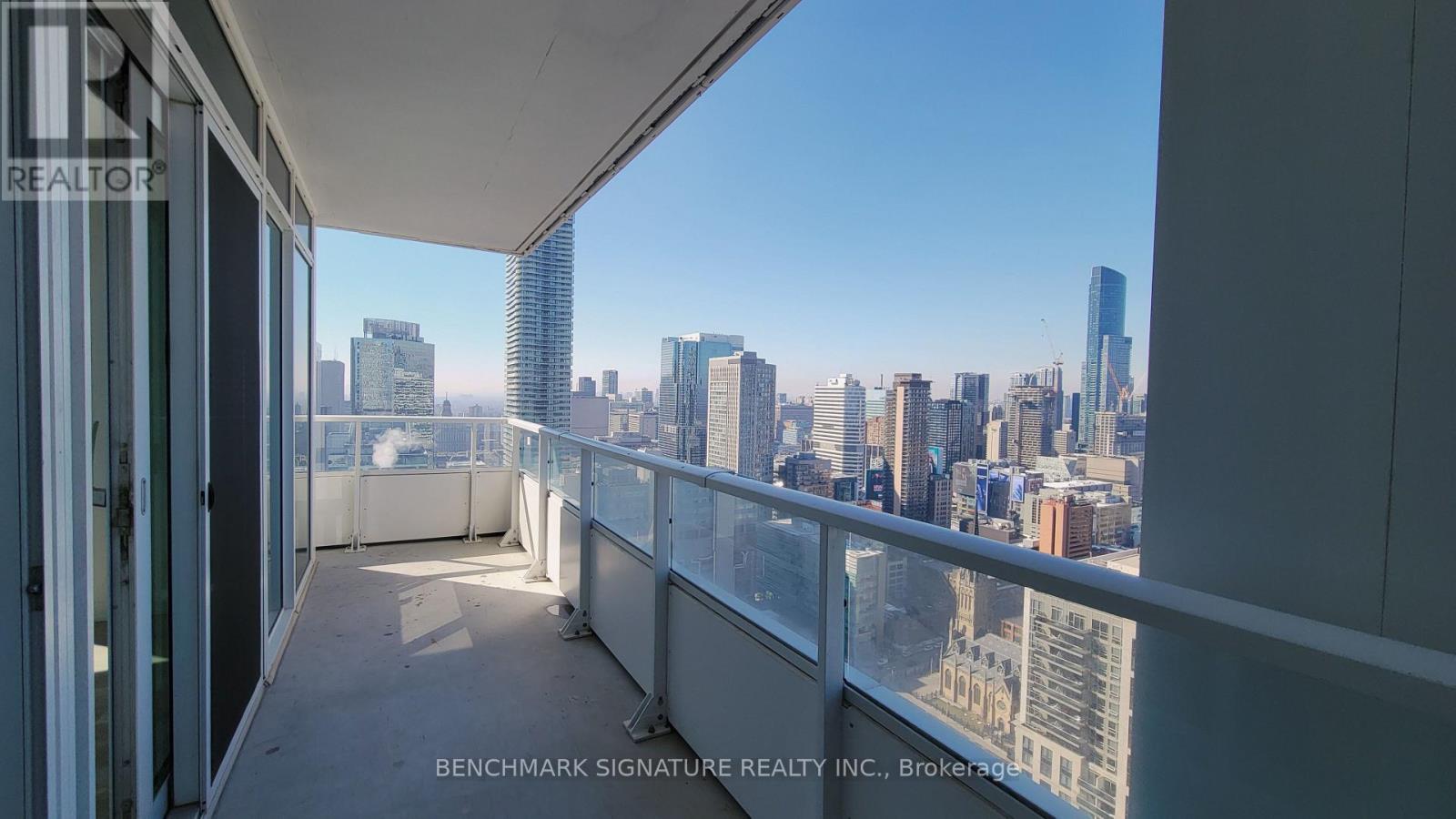 4011 - 88 Queen Street E, Toronto, Ontario  M5C 0B6 - Photo 2 - C12930914