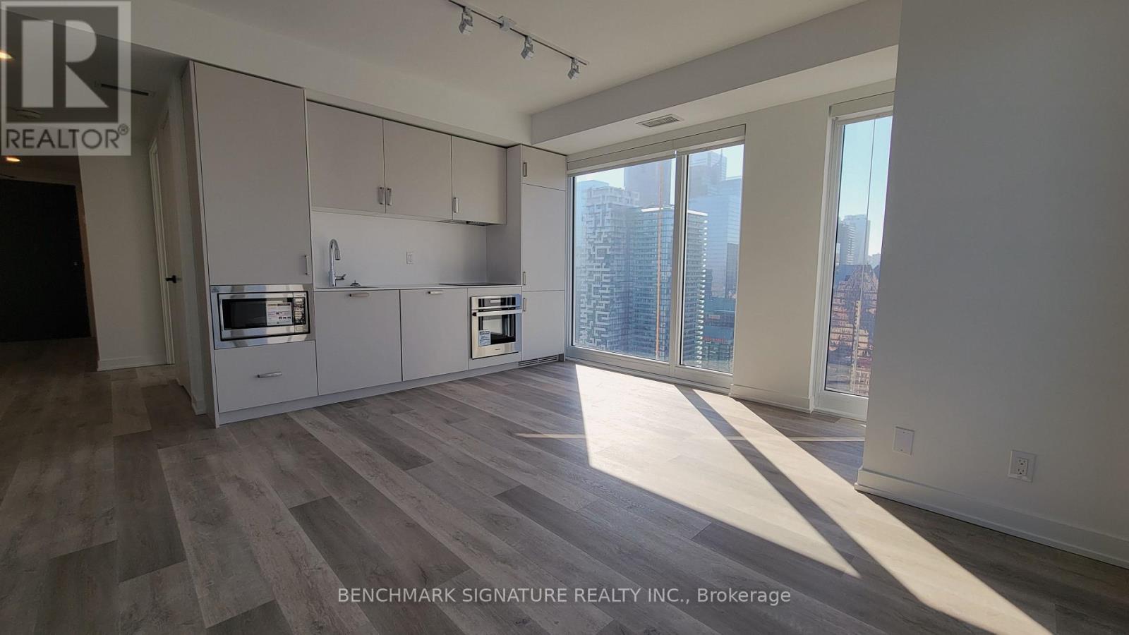 4011 - 88 Queen Street E, Toronto, Ontario  M5C 0B6 - Photo 4 - C12930914