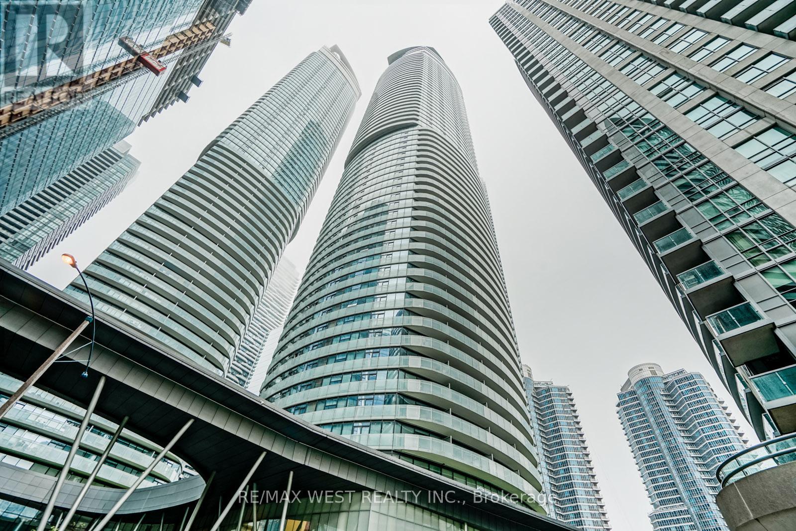 1305 - 12 YORK STREET, Toronto, Ontario