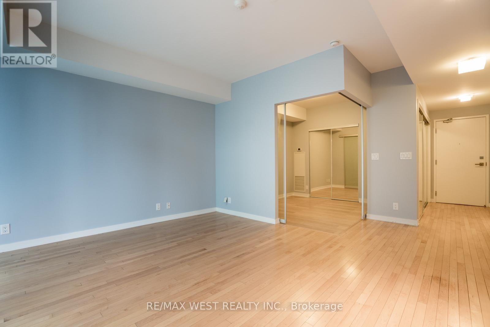 1305 - 12 York Street, Toronto, Ontario  M5J 2Z2 - Photo 10 - C12930924