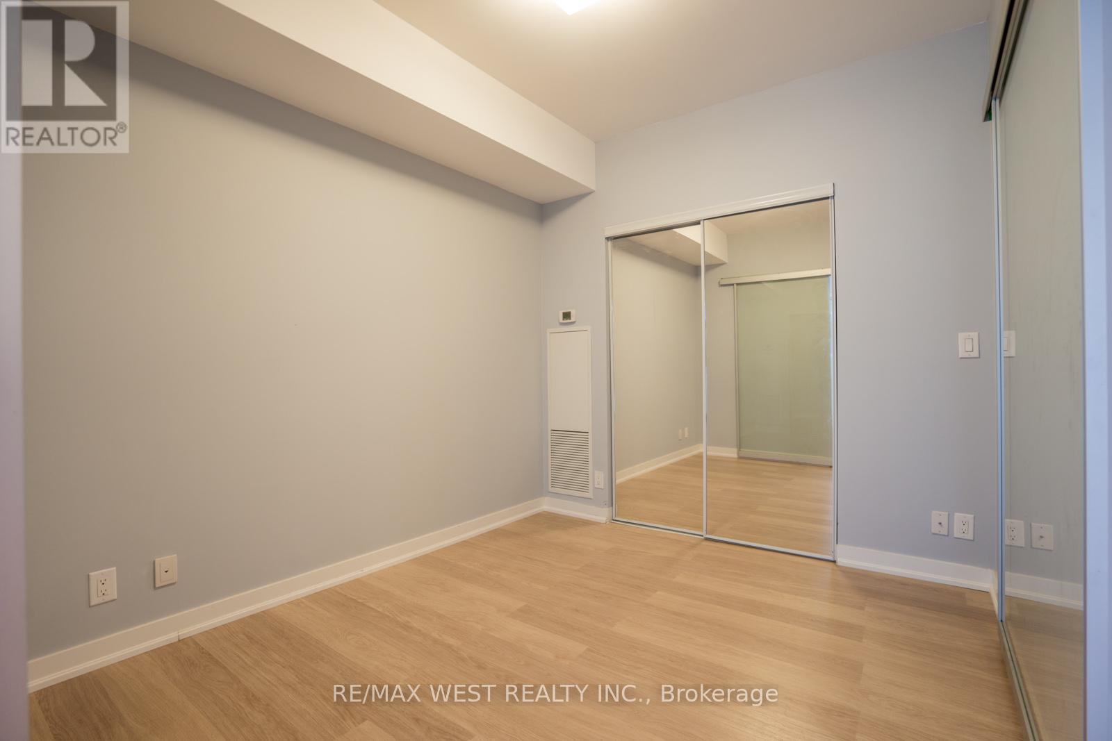 1305 - 12 York Street, Toronto, Ontario  M5J 2Z2 - Photo 11 - C12930924