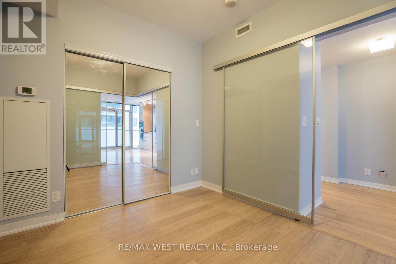 1305 - 12 York Street, Toronto, Ontario  M5J 2Z2 - Photo 12 - C12930924