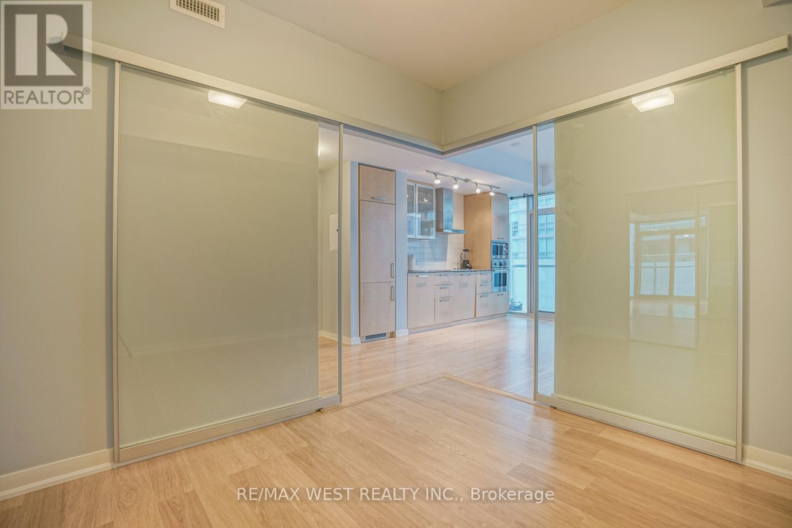 1305 - 12 York Street, Toronto, Ontario  M5J 2Z2 - Photo 13 - C12930924