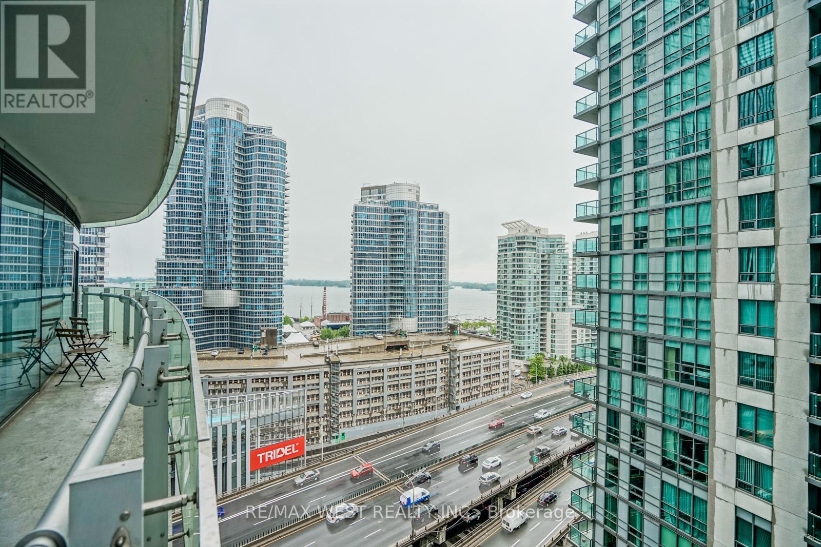 1305 - 12 York Street, Toronto, Ontario  M5J 2Z2 - Photo 18 - C12930924