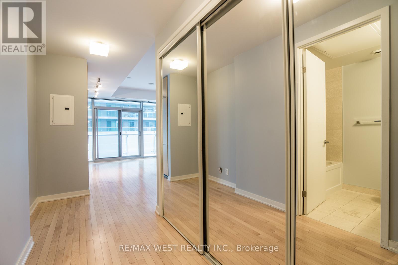 1305 - 12 York Street, Toronto, Ontario  M5J 2Z2 - Photo 4 - C12930924