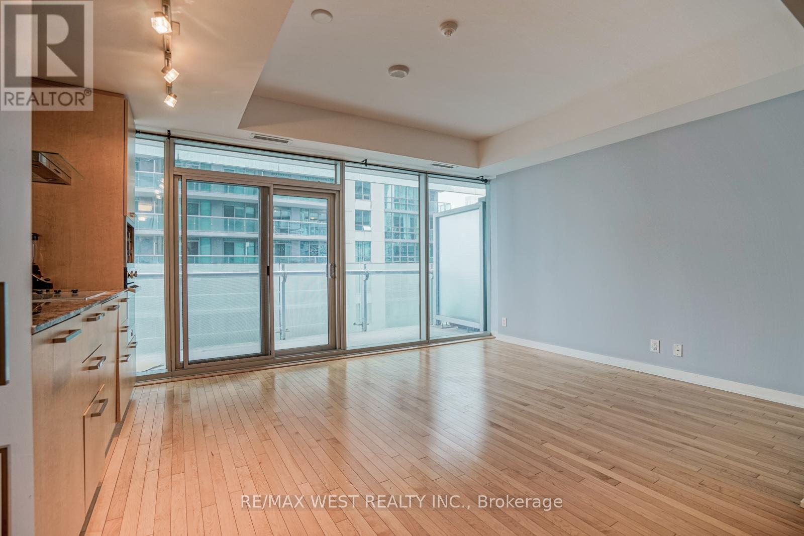 1305 - 12 York Street, Toronto, Ontario  M5J 2Z2 - Photo 6 - C12930924