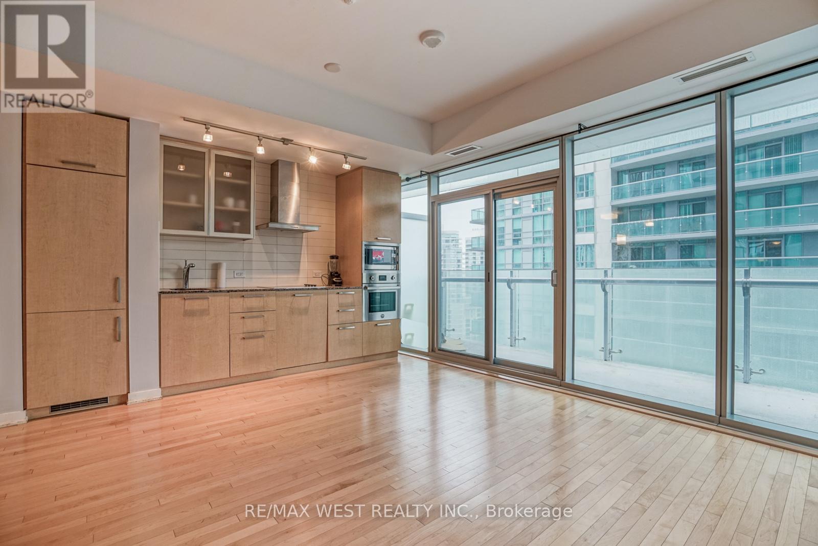 1305 - 12 York Street, Toronto, Ontario  M5J 2Z2 - Photo 7 - C12930924