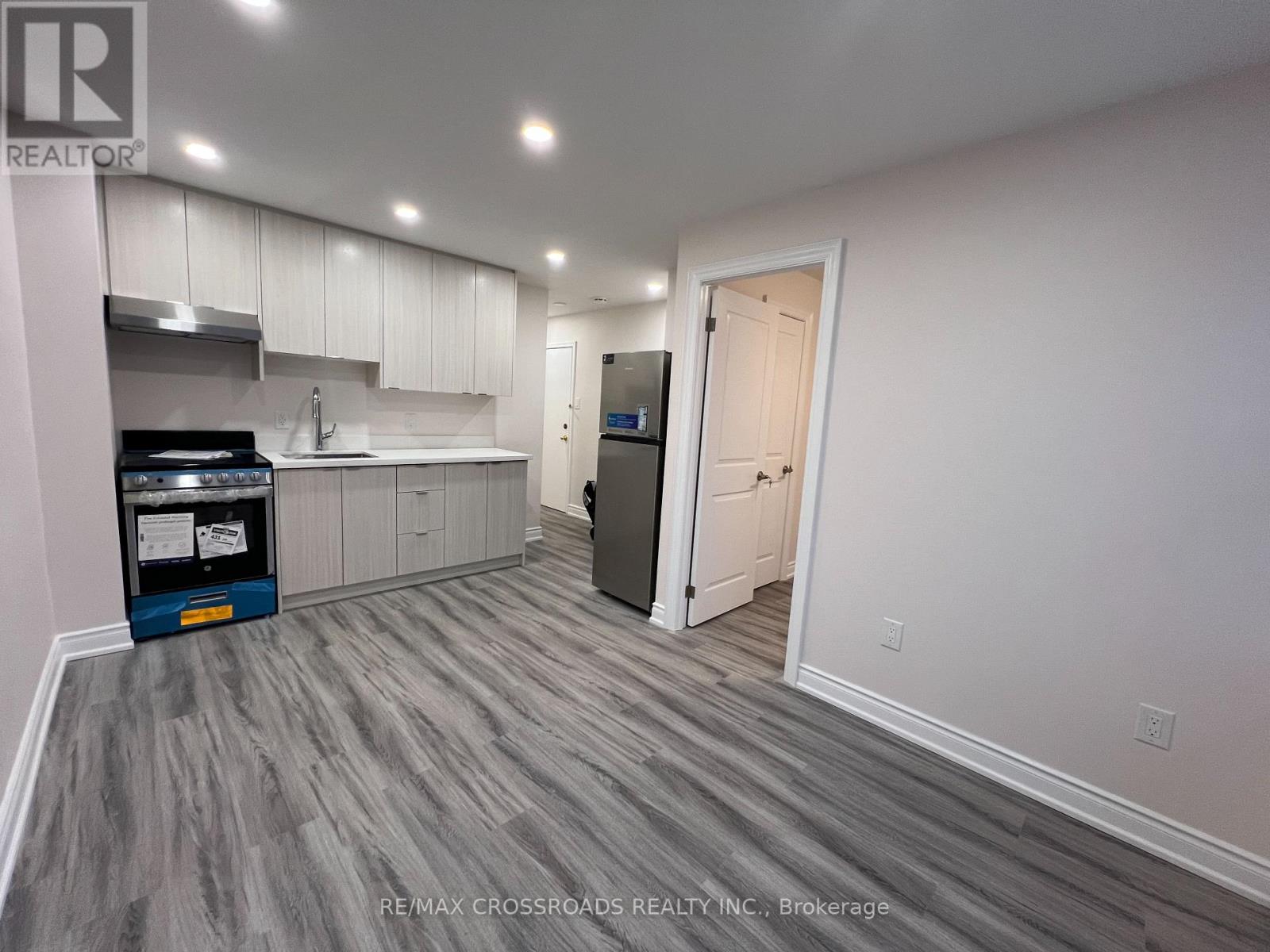 Apt 1 - 1324b Gerrard Street E, Toronto, Ontario  M4L 1Z1 - Photo 2 - E12930908