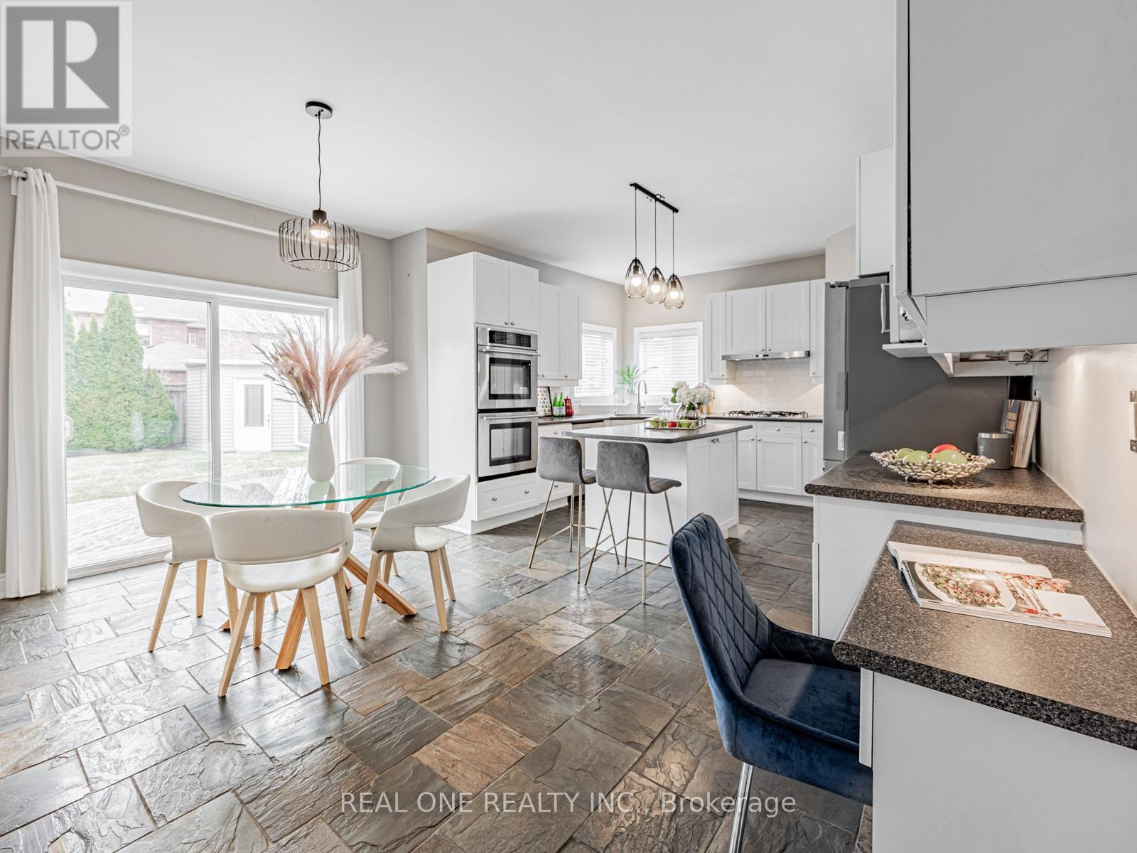 51 Hanson Crescent, Whitby, Ontario  L1M 2K9 - Photo 10 - E12930982