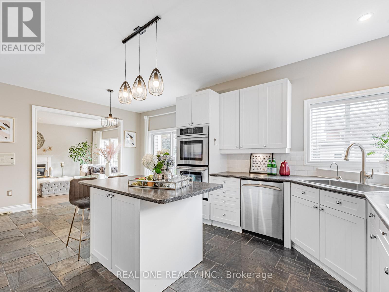 51 Hanson Crescent, Whitby, Ontario  L1M 2K9 - Photo 13 - E12930982