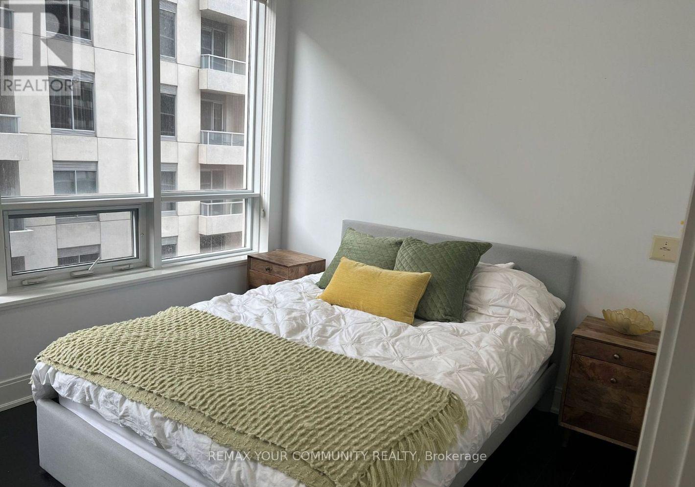 1106 - 21 Balmuto Street, Toronto, Ontario  M4Y 1W4 - Photo 3 - C12930920