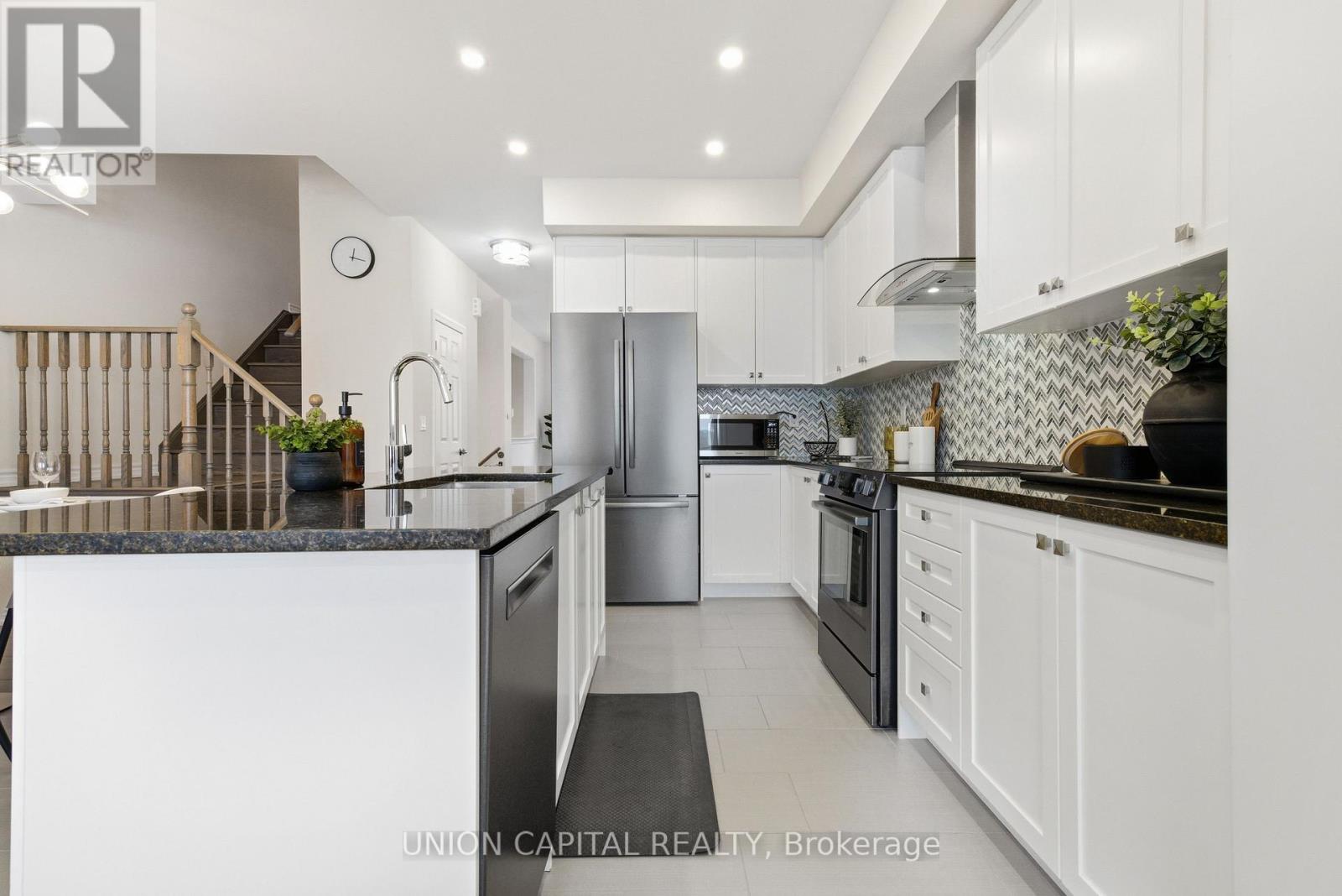 9 Isabella Peach Drive, Markham, Ontario  L6C 0Z1 - Photo 10 - N12930900