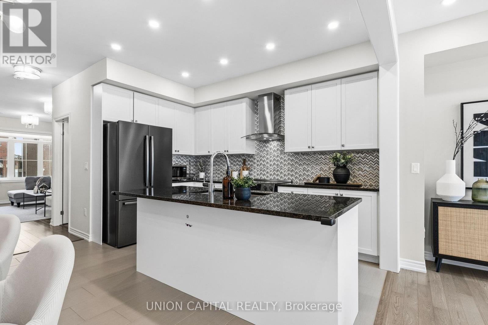 9 Isabella Peach Drive, Markham, Ontario  L6C 0Z1 - Photo 12 - N12930900