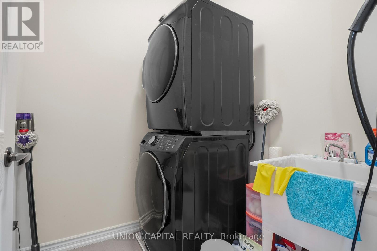 9 Isabella Peach Drive, Markham, Ontario  L6C 0Z1 - Photo 23 - N12930900