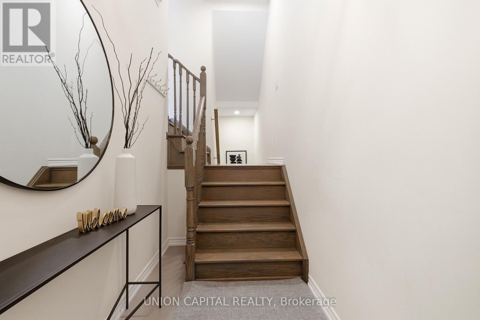 9 Isabella Peach Drive, Markham, Ontario  L6C 0Z1 - Photo 3 - N12930900