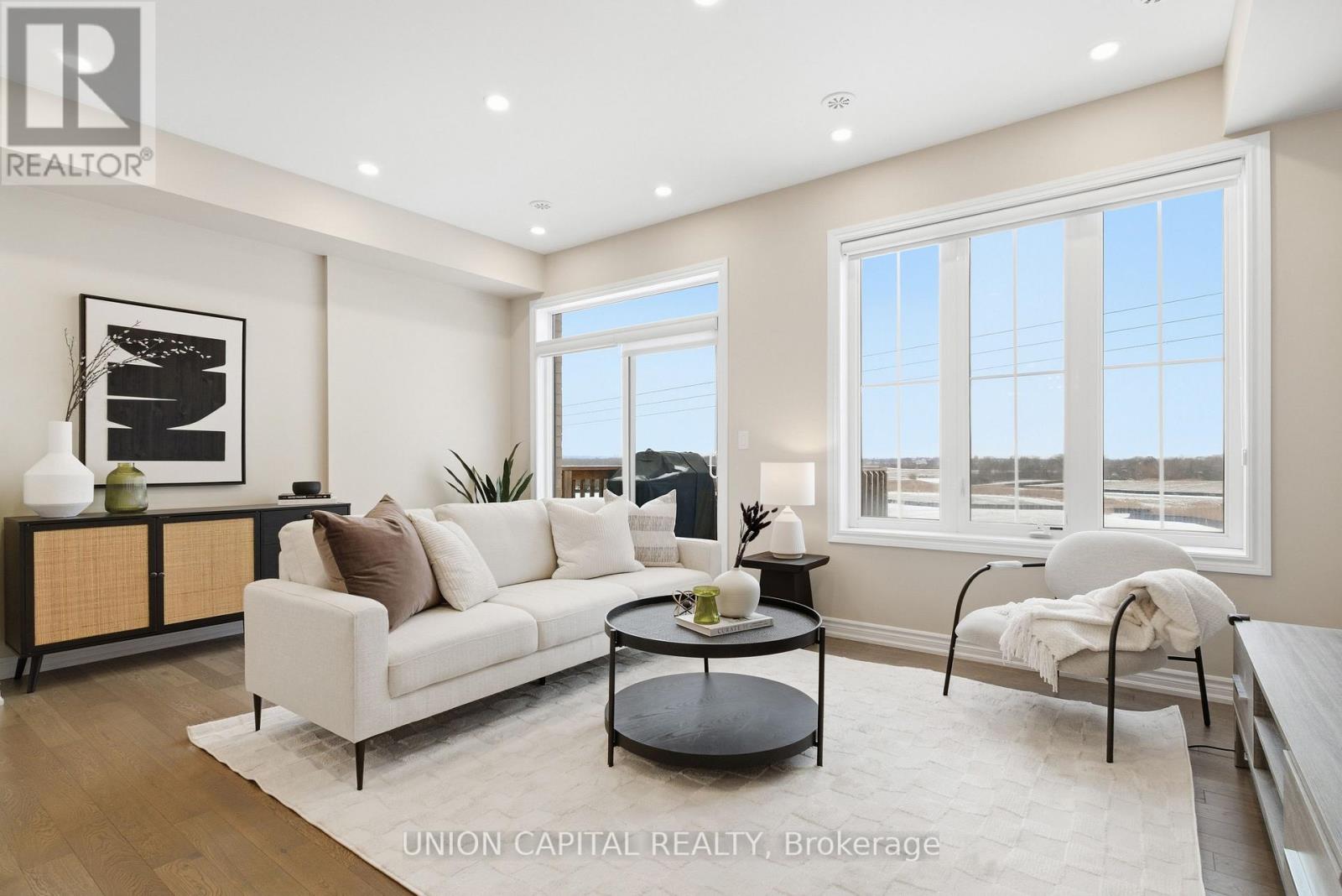 9 Isabella Peach Drive, Markham, Ontario  L6C 0Z1 - Photo 7 - N12930900