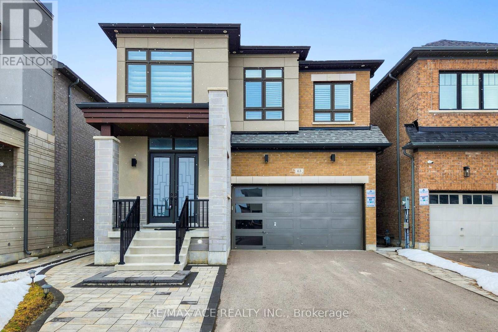 63 Suttonrail Way, Whitchurch-Stouffville, Ontario  L4A 0E4 - Photo 2 - N12930902