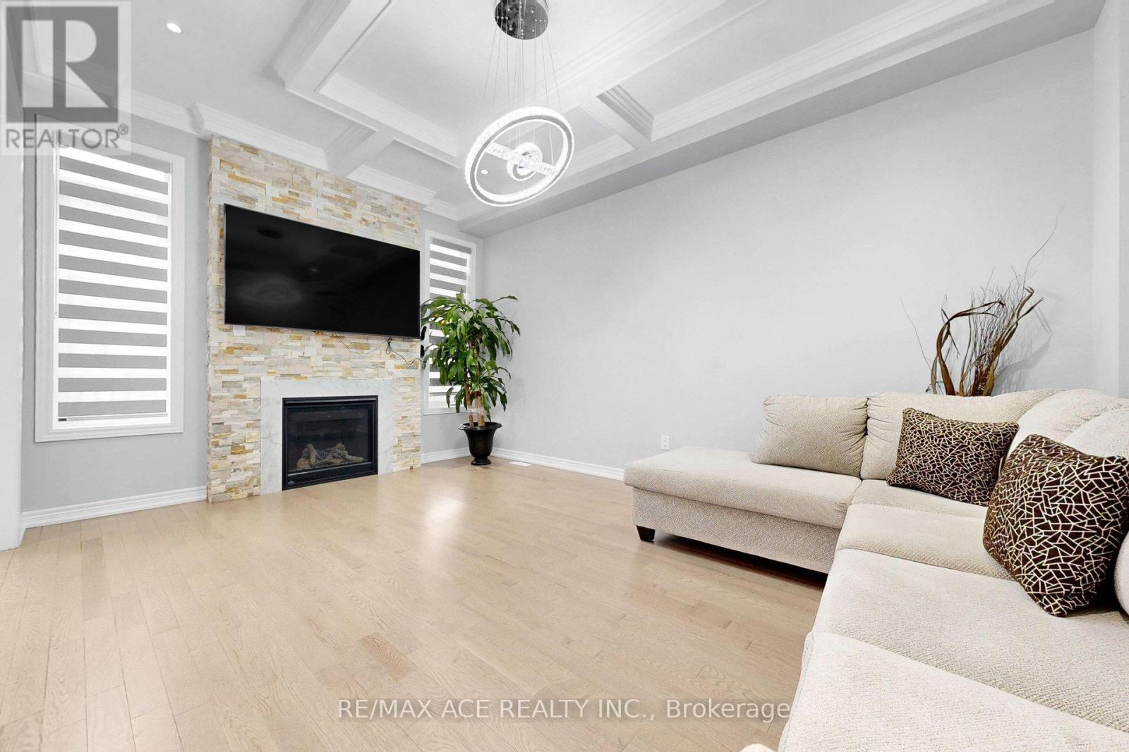 63 Suttonrail Way, Whitchurch-Stouffville, Ontario  L4A 0E4 - Photo 21 - N12930902