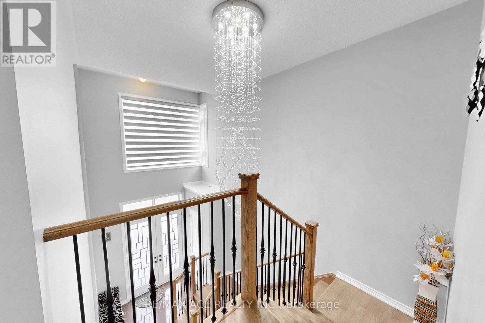 63 Suttonrail Way, Whitchurch-Stouffville, Ontario  L4A 0E4 - Photo 24 - N12930902