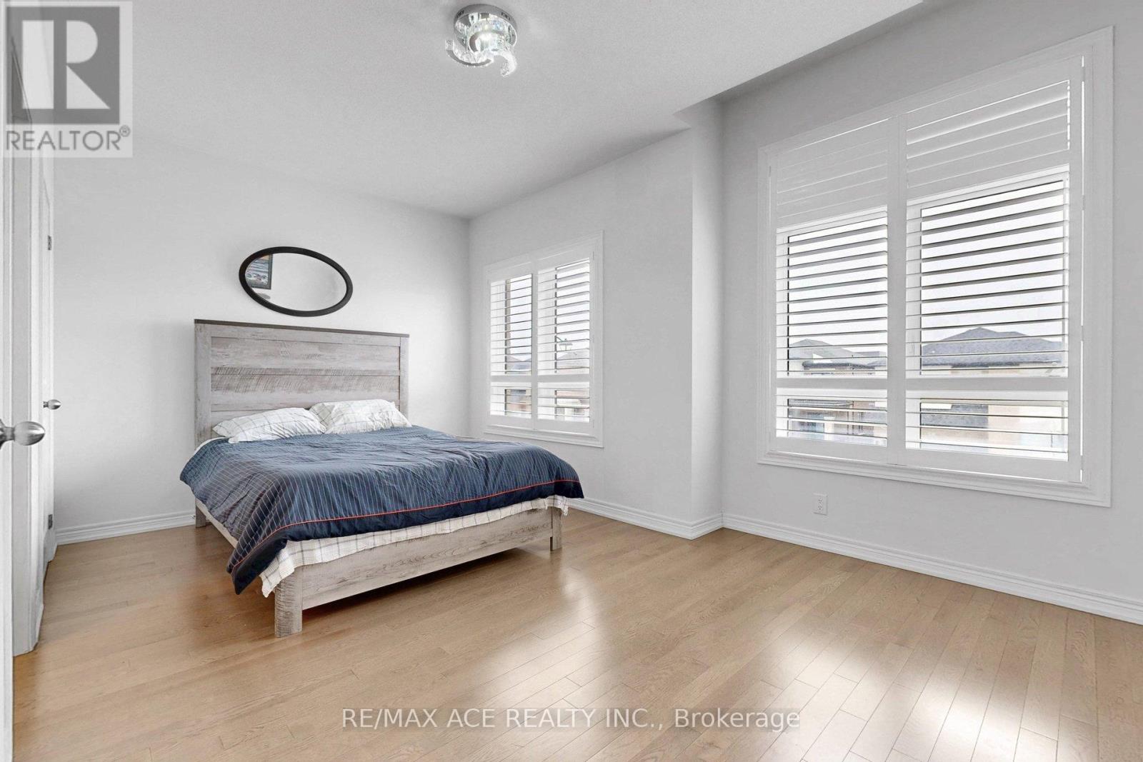 63 Suttonrail Way, Whitchurch-Stouffville, Ontario  L4A 0E4 - Photo 25 - N12930902