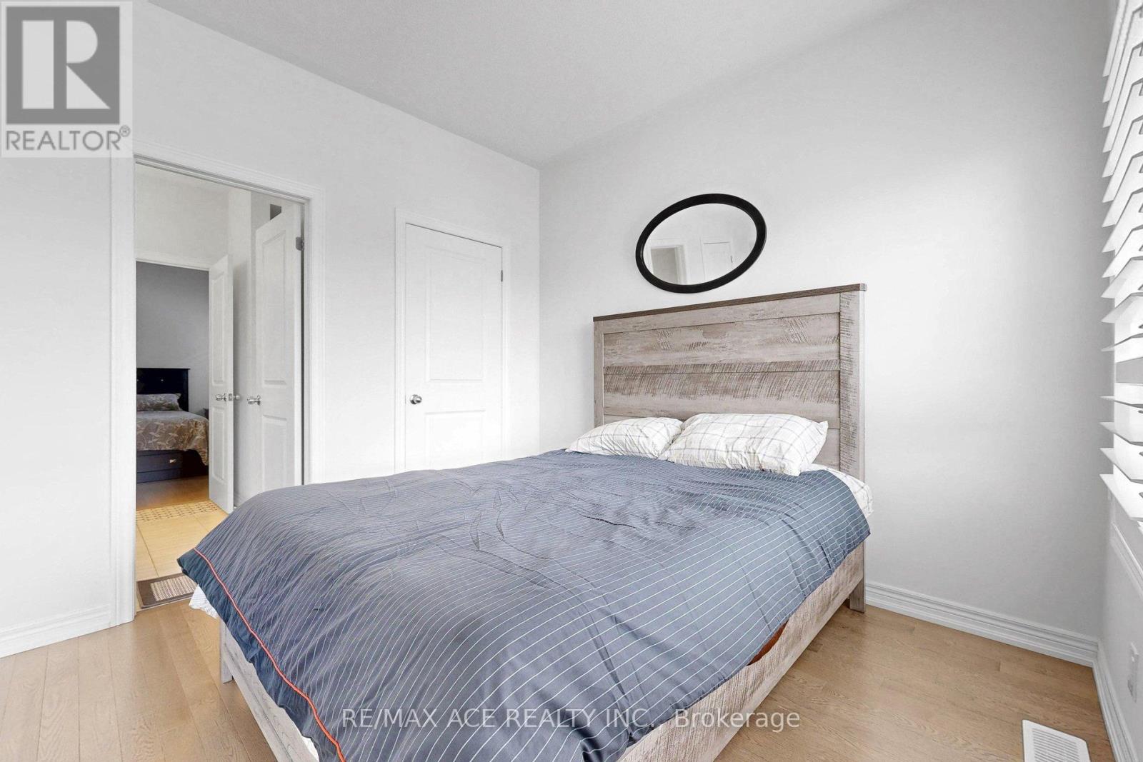 63 Suttonrail Way, Whitchurch-Stouffville, Ontario  L4A 0E4 - Photo 26 - N12930902