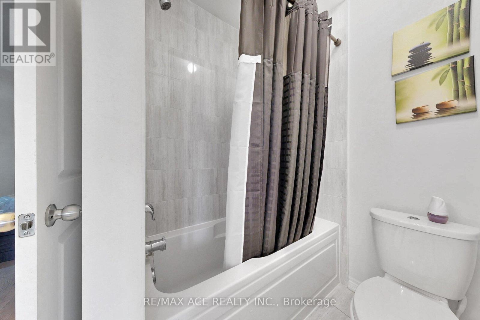 63 Suttonrail Way, Whitchurch-Stouffville, Ontario  L4A 0E4 - Photo 29 - N12930902