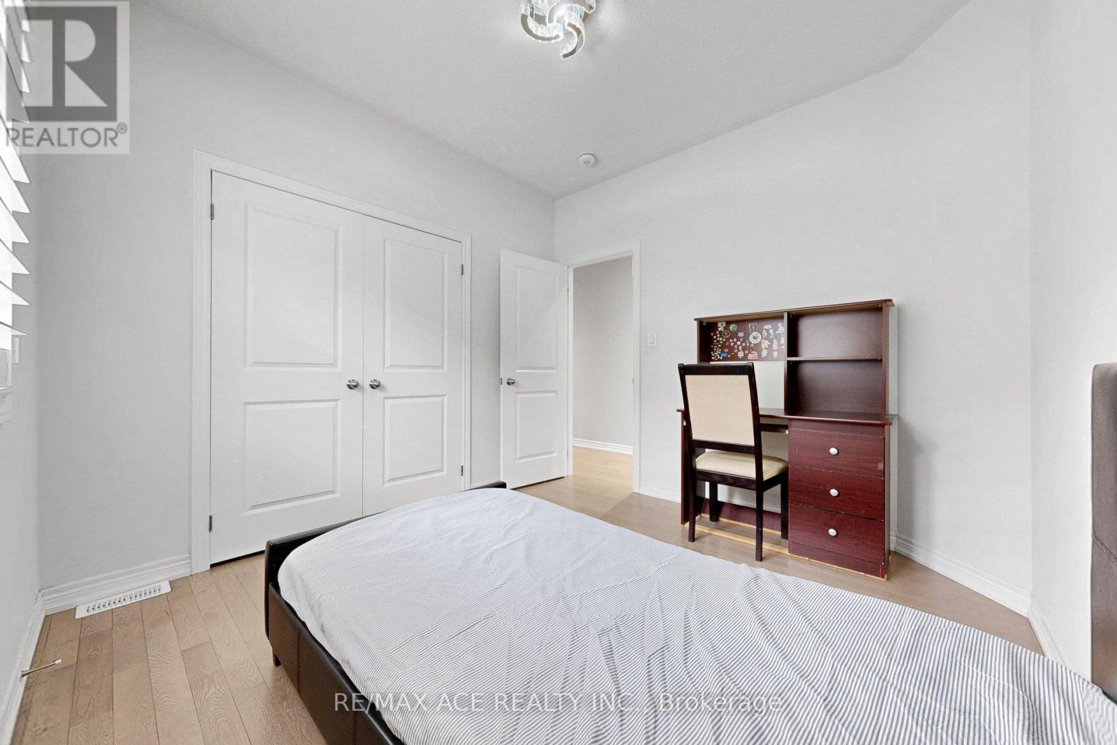 63 Suttonrail Way, Whitchurch-Stouffville, Ontario  L4A 0E4 - Photo 34 - N12930902