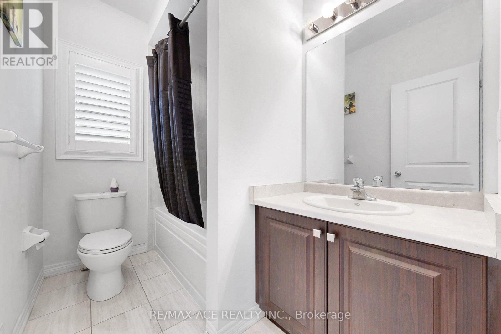 63 Suttonrail Way, Whitchurch-Stouffville, Ontario  L4A 0E4 - Photo 35 - N12930902