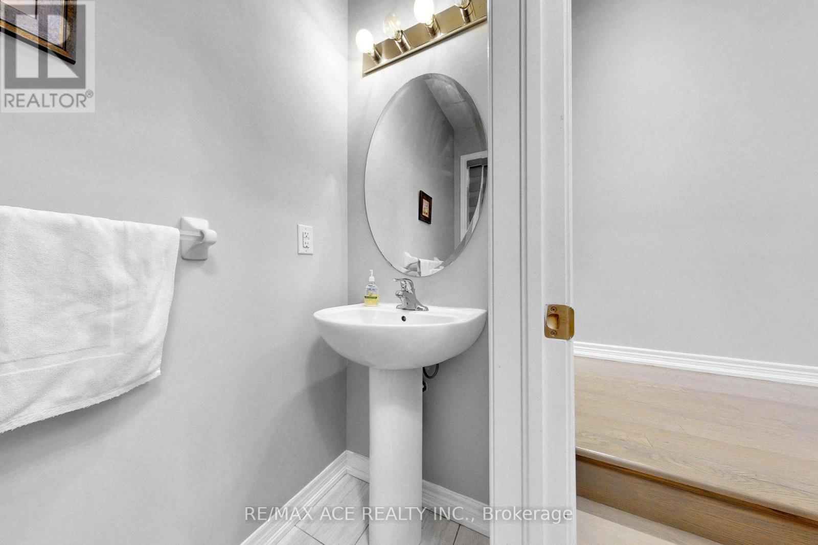 63 Suttonrail Way, Whitchurch-Stouffville, Ontario  L4A 0E4 - Photo 43 - N12930902