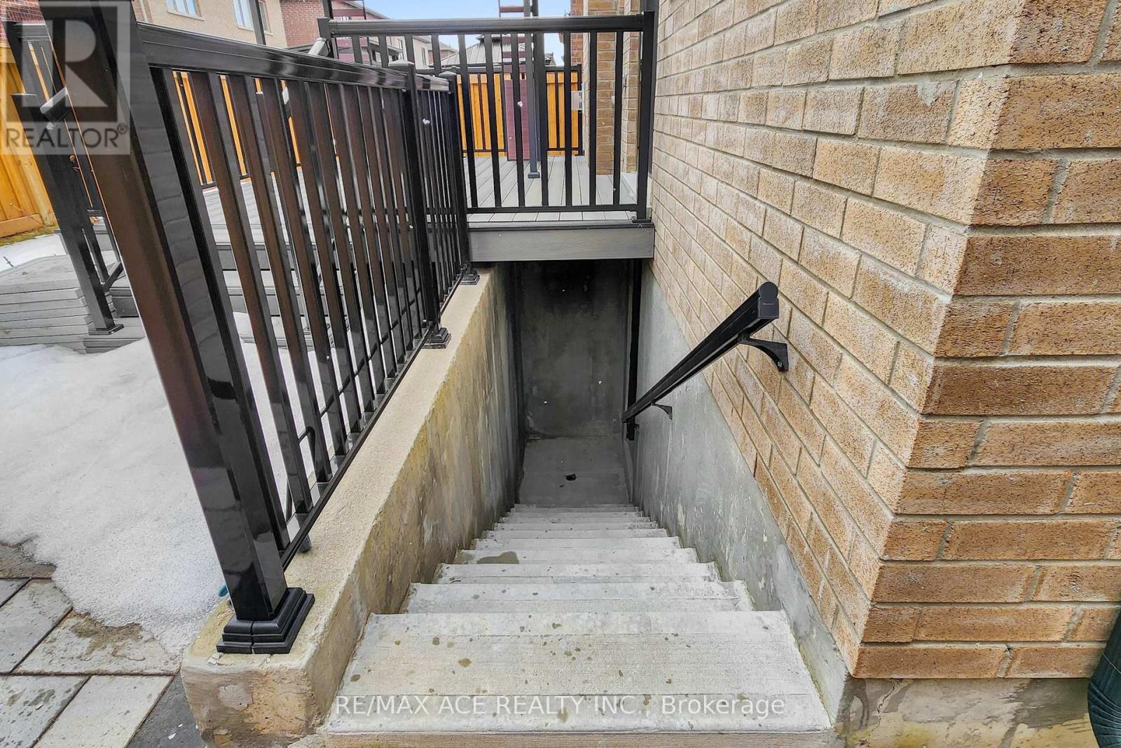 63 Suttonrail Way, Whitchurch-Stouffville, Ontario  L4A 0E4 - Photo 48 - N12930902