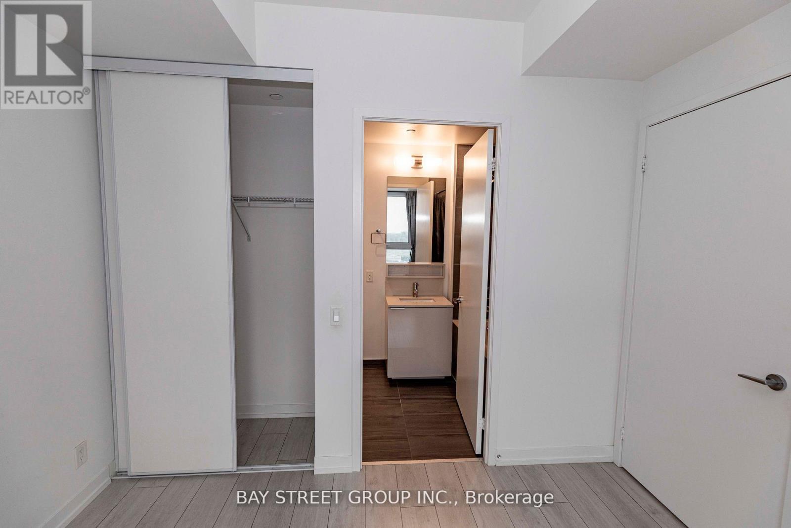 2607 - 950 Portage Pkwy Parkway, Vaughan, Ontario  L4K 0J7 - Photo 7 - N12930912