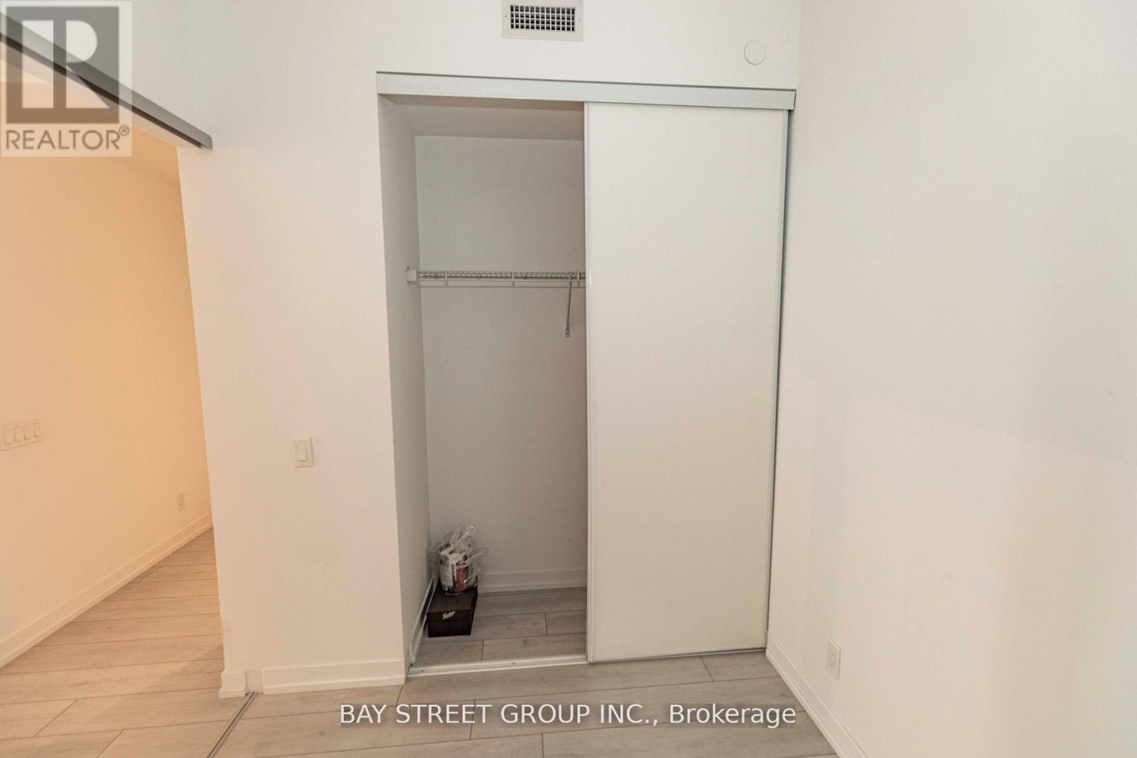 2607 - 950 Portage Pkwy Parkway, Vaughan, Ontario  L4K 0J7 - Photo 8 - N12930912