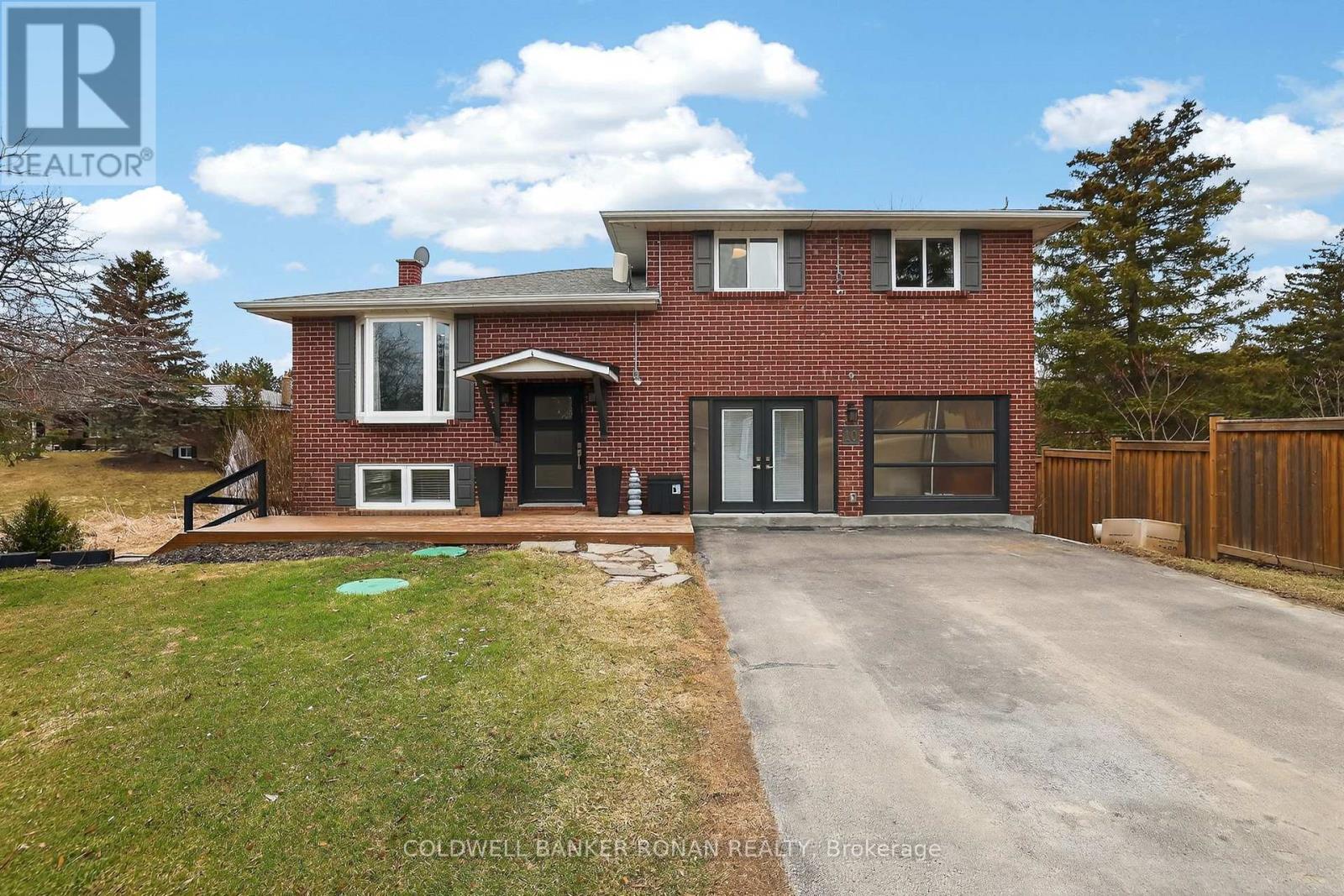 10 Catherine Street, Adjala-Tosorontio, Ontario  L0G 1L0 - Photo 4 - N12930922