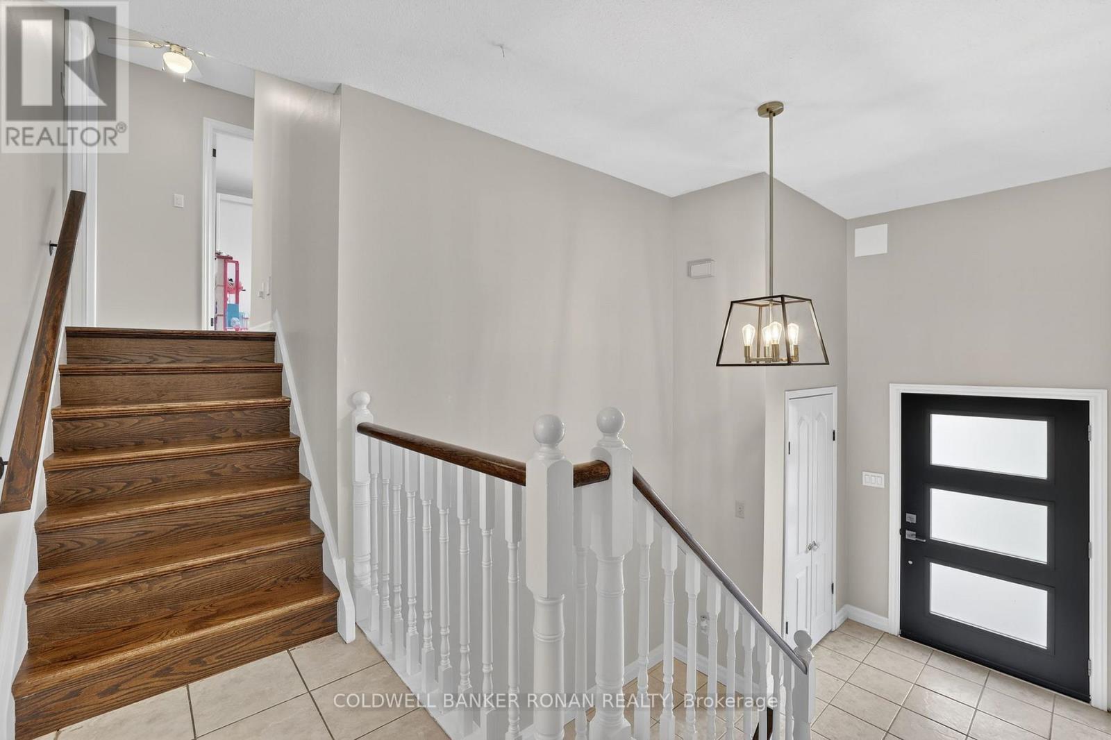 10 Catherine Street, Adjala-Tosorontio, Ontario  L0G 1L0 - Photo 5 - N12930922