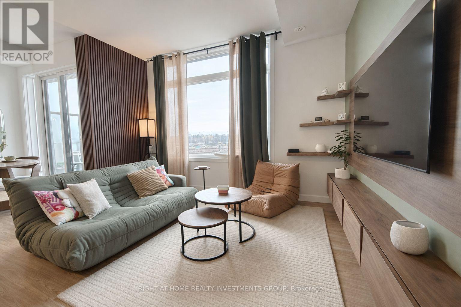 714 - 5 Steckley House Lane, Richmond Hill, Ontario  L4S 1M4 - Photo 7 - N12930962