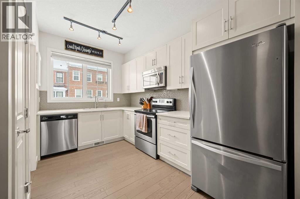 10 Sherwood Row Nw, Calgary, Alberta  T3R 0X1 - Photo 5 - A2295948