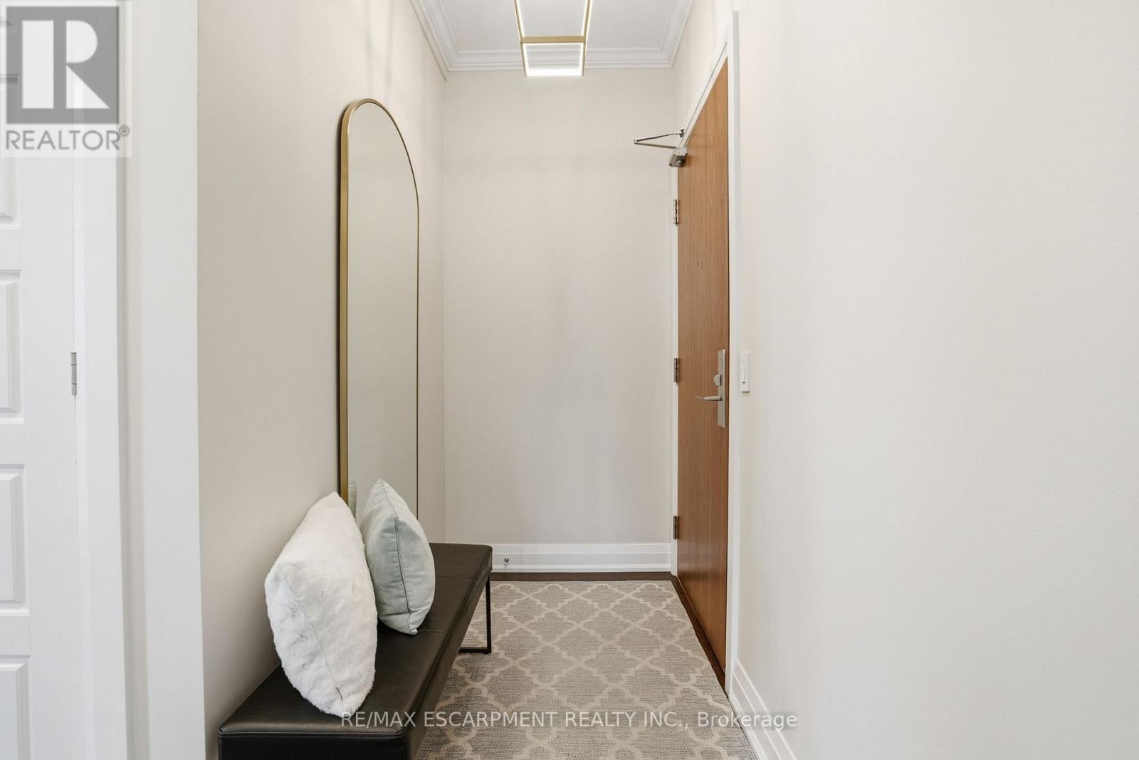 1408 - 2025 Maria Street, Burlington, Ontario  L7R 0E9 - Photo 2 - W12930930