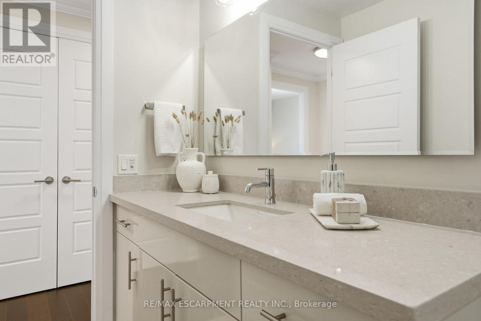 1408 - 2025 Maria Street, Burlington, Ontario  L7R 0E9 - Photo 23 - W12930930