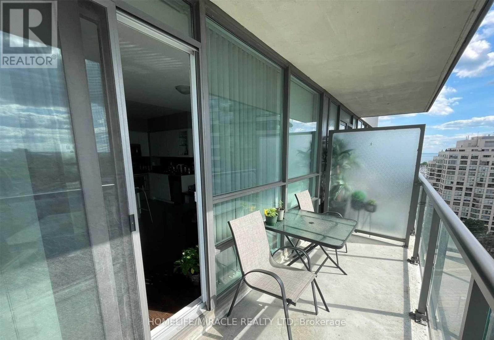 1503 - 2230 Lake Shore Boulevard W, Toronto, Ontario  M8Y 0A2 - Photo 4 - W12930946