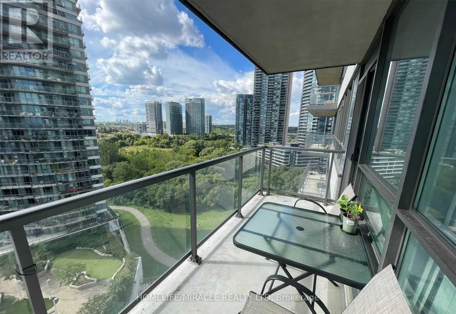 1503 - 2230 Lake Shore Boulevard W, Toronto, Ontario  M8Y 0A2 - Photo 5 - W12930946