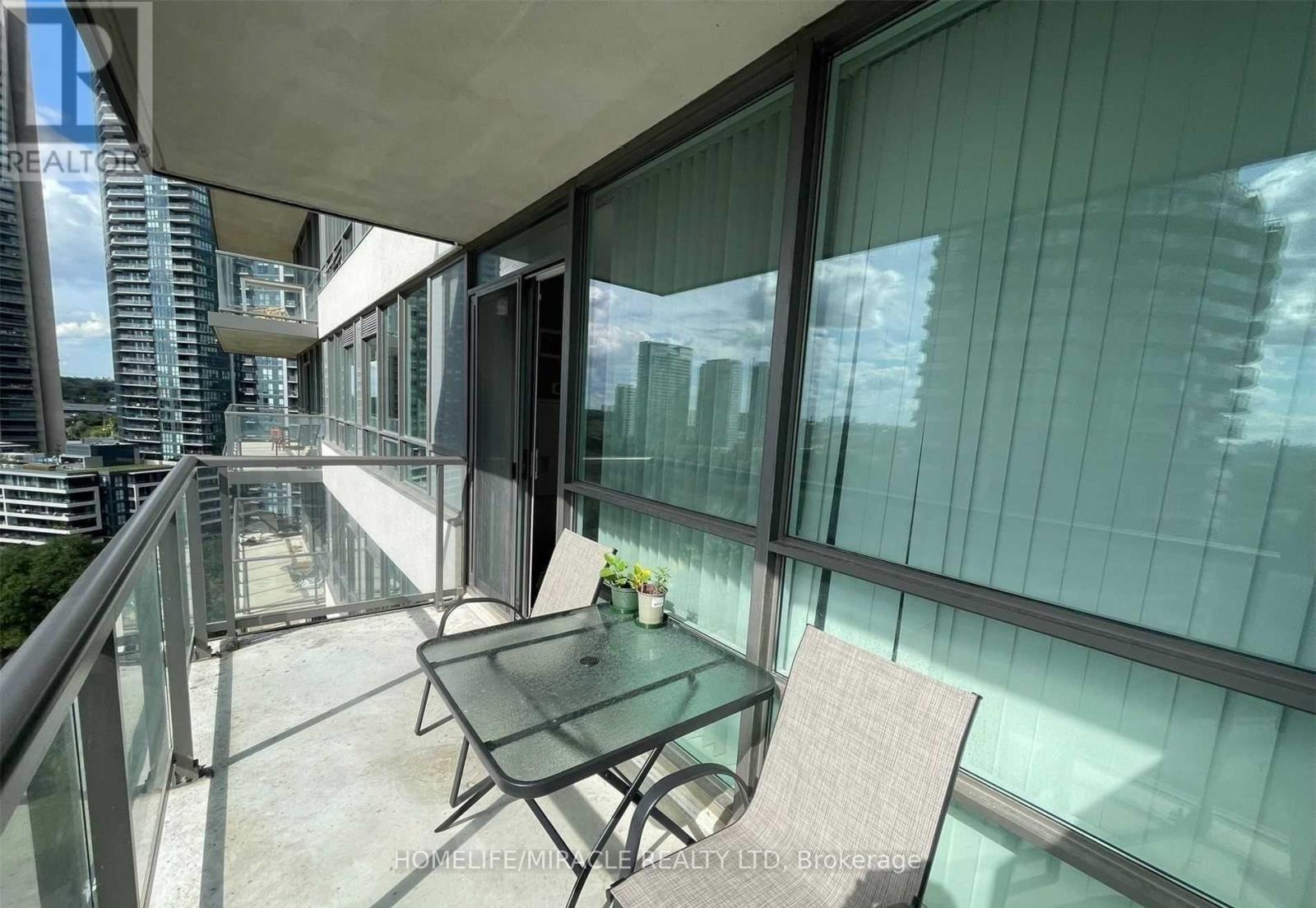 1503 - 2230 Lake Shore Boulevard W, Toronto, Ontario  M8Y 0A2 - Photo 6 - W12930946