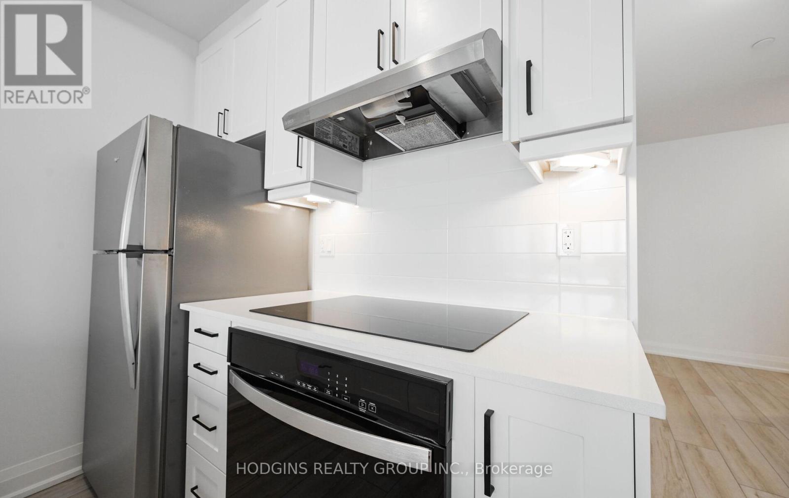 1714 - 1035 Southdown Road, Mississauga, Ontario  L5J 0A2 - Photo 8 - W12930952