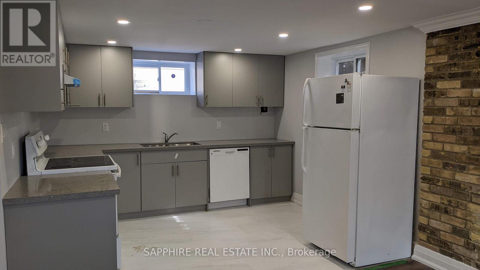 607 Weynway (Basement) Court, Oakville, Ontario  L6L 4G8 - Photo 3 - W12930980